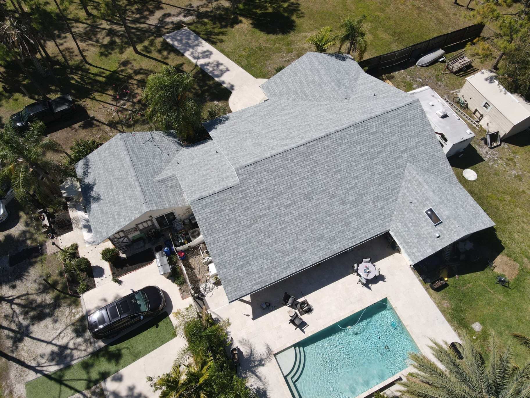Are Sectional or Seamless Gutters Better for My Palm Beach Home?